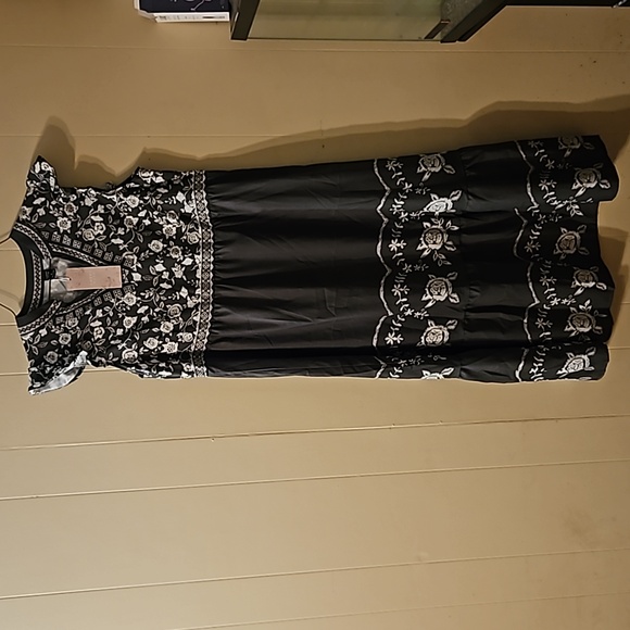 NWT Olive Green and white pullover dress. Women's size Medium. - Picture 2 of 11